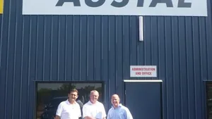 Agreement Handshake: Photo credit Austal