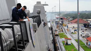 USS Anchorage in Panama Canal: Photo credit USN