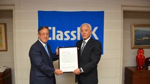 Left: ClassNK Executive Vice President Mr. Koichi Fujiwara Right: Iino Marine Service President Hisahiro Oshima (Photo: ClassNK)