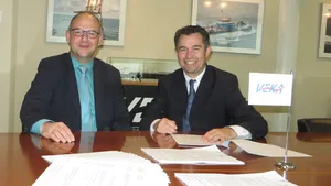 Last week contracts were signed at the VEKA head office in Werkendam by Stefhan van den Hil from VEKA Group bv (right) and Leo van Zon, Van der Velden Marine Systems B.V. (left).