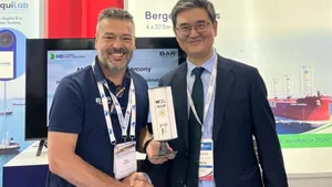 L to R:  John Cooper, CEO of BAR Technologies and Hongryeul Ryu, Senior Executive Vice President and CTO of HHI (Credit: HHI)