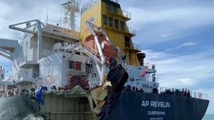 Damaged stern area of the AP Revelin after the collision. (Photo: NTSB)