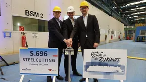 Felix Eichhorn, President of AIDA Cruises with Tim Meyer and Bernard Meyer, CEOs at MEYER WERFT. (Photo: MEYER WERFT)