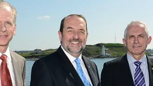 Honourable Denis Lebel & Officials: Photo creditTransport Canada