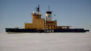Icebreaker Ymer: Photo CCL