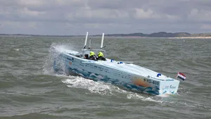 Delft Students Cross North Sea on Self-Built Hydrogen Boat