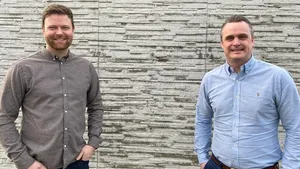From left: Kristian Osnes, Executive Vice President at Havyard Hydrogen, with Lars Conradi Andersen, Vice President Sales at Havyard Design & Solutions. (Photo: Havyard)