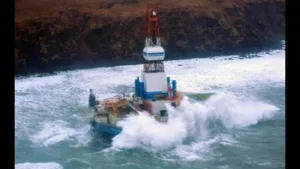 Kulluk Aground: Photo credit USCG