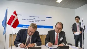 Søren Skou, CEO of Maersk Line, and Sung-Leep Jung, President and CEO of DSME, at a ceremony at Maersk Line’s headquarters in Copenhagen (Photo courtesy of Maersk)