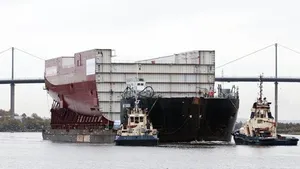Module Passing Under Erskine Bridge: Photo credit BAE Systems