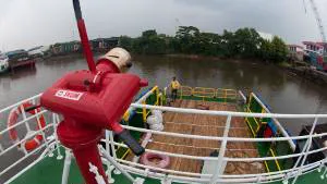 Fire nozzle overlooking aft deck on the Peacock Satu. Photos by Haig-Brown courtesy of Cummins Marine