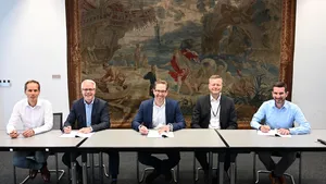Pictured at the signing of the MoU, left to right: Alexander Knafl, MAN Energy Solutions; Peter Schild, Proman; Ron Gerlach, Stena; Hans Tistrand, Stena; and Bernd Siebert, MAN PrimeServ (Photo: MAN Energy Solutions)