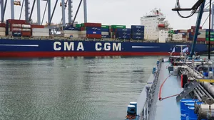 The CMA CGM refueling operation (CREDIT: GoodFuels Marine