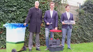 From left to right: Paul Ganzeboom (CEO Attero), Wouter Zijlmans (CEO Nordsol) and Ronald van Selm (CTO Titan) met at the site for the new bio-LNG production plant to start their collaboration. (Photo: Titan)