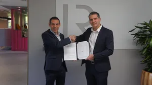 Left to right Jose Medrano, Technical Director, H2SITE; Mark Darley, Chief Operations Officer, LR. (Source: LR)