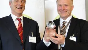 left to right: Pierre Girardin, Executive Vice President for CEVA Logistics in the Benelux; Christian Rönnholm, Director, Global Parts Management, Wärtsilä Services