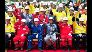 Shell, Technip and Samsung Heavy Industries celebrate the first steel cut for the game-changing Prelude floating liquefied natural gas project’s substructure. Front row L-R: Project Director Jaap de Vries, Technip Chairman & CEO Thierry Pilenko, Shell Projects & Technology Director Matthias Bichsel, Samsung Heavy Industries EVP and Shipyard G. (Photo: Shell)