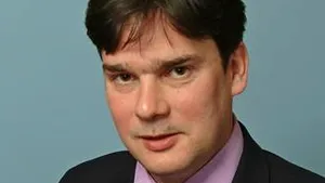 Simon Bennett