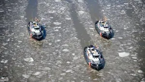 Tugboats Wire & Hawser: Photo credit USCG