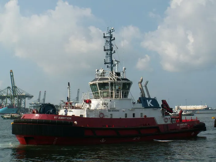 RotorTug RT Ambition Arrives in Bremerhaven