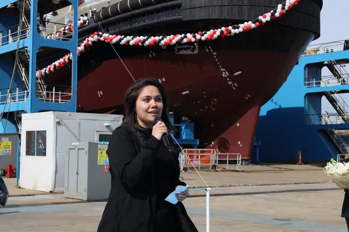 World’s First Fully Electric Harbor Tugboat Named