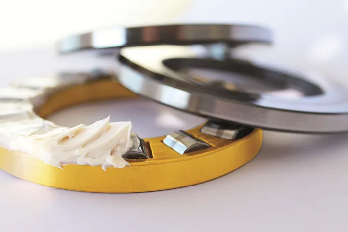 New Rolling Bearing Grease from Klüber