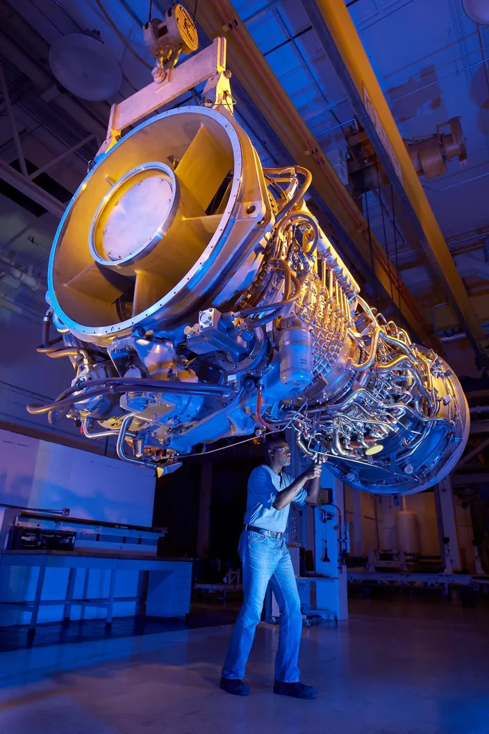GE Offers Gas Turbine Hybrid Electric Drives