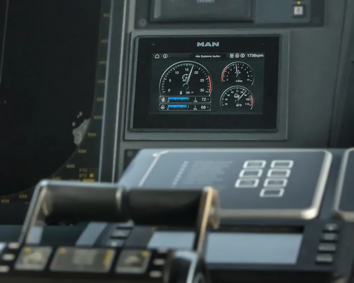 The iSea bridge display shows the control values of up to seven peripheral devices. Copyright MAN Truck & Bus SE