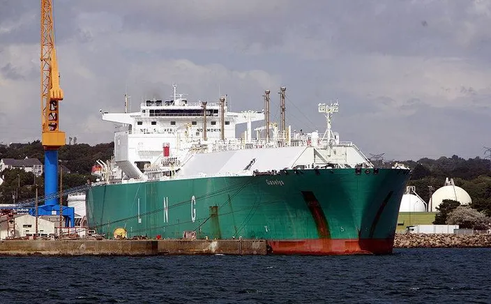 LNG Carrier: Photo credit Wikimedia CCL 'Rana'