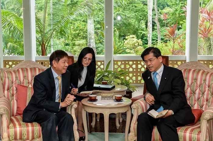 Coordinating Minister for Infrastructure & Minister for Transport, Khaw Boon Wan, met Minister Keiichi Ishii, Minister of Land, Infrastructure, Transport and Tourism (MLIT), Japan on August 28, 2017 (Photo: MPA)