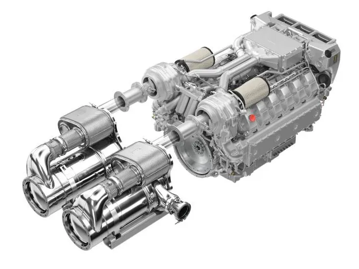 Two of the countless variants that are possible thanks to the installation flexibility of MAN En-gines’ modular exhaust gas aftertreatment system, which provides maximum versatility.
