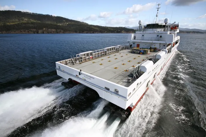 70m Crewboat with 4 HamiltonJet HT900 waterjets