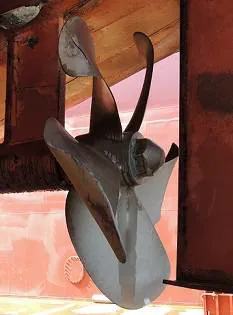 damaged propeller