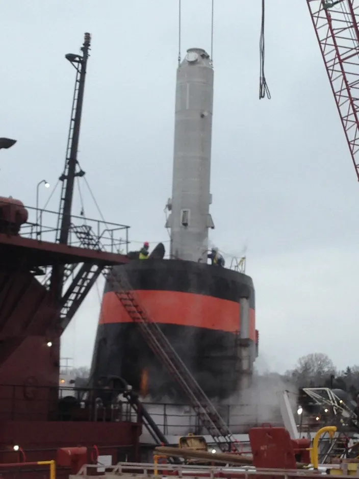 DuPont marine scrubber during Interlake loading. (Photo courtesy of  DuPont Marine)