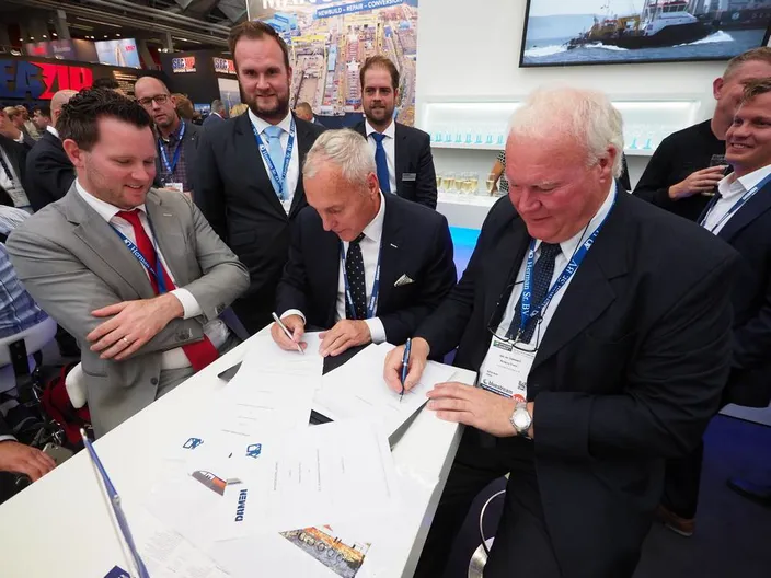 Mr. Erwin van Dodewaard (Commercial Manager, Herman Senior), Mr. Chris van Dodewaard (Technical Department / Purchaser, Herman Senior), Mr. Jos van Woerkum (Managing Director, Damen Shipyards Hardinxveld) and Mr. Jack van Dodewaard (Managing Director, Herman Senior).

Photo credit @Piet Sinke / Maasmond Maritime
