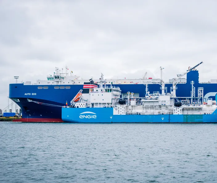First LNG ship-to-ship operation in the port of Zeebrugge (Photo: Port of Zeebrugge)