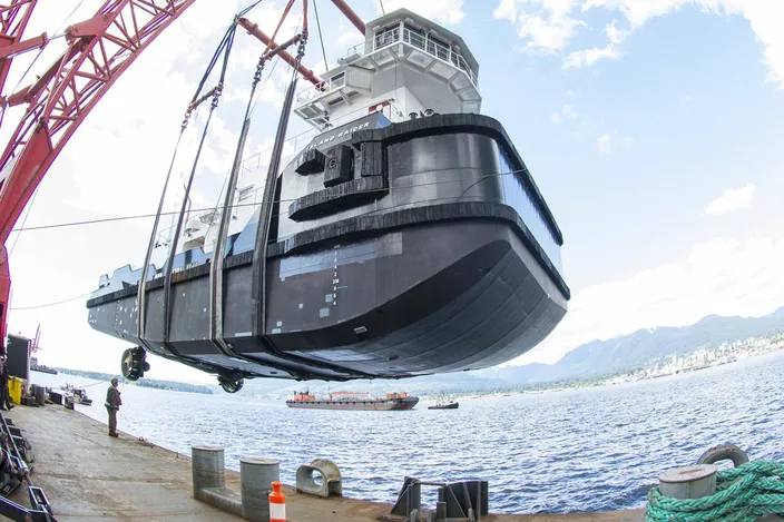 The Island Raider ready to be lowered over the end of the barge. (Photo: Haig-Brown / Cummins)