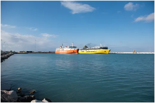 Ship FIOR DI LEVANTE, of LEVANTE FERRIES at the Port of Killini (Photo: Lloyd's Register) 
