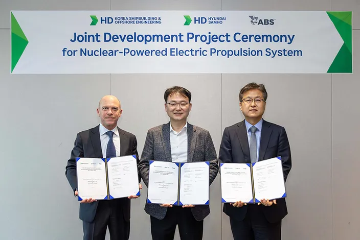  (L to R): Matthew Mueller, ABS Vice President, Regional Business Development, Hak-mu Shim, HD HSHI Executive Vice President and Byung-hun Kwon, HD KSOE Executive Vice President at signing ceremony for a Joint Development Project (JDP) at the HD Hyundai Global R&amp;D Center (GRC) in Seongnam, Gyeonggi Province. Image courtesy ABS