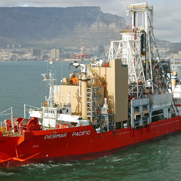 Mining vessel Debmar Pacific departing from Cape Town, outfitted with new Wärtsilä gensets (Photo: Wärtsilä)