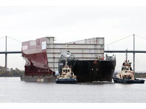 Module Passing Under Erskine Bridge: Photo credit BAE Systems