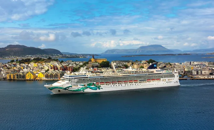 Norwegian Jade (Photo: Norwegian Cruise Line)