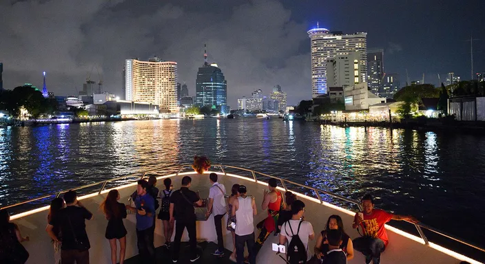 (Photo credit: Tristar Floating Restaurant Co. Ltd.)