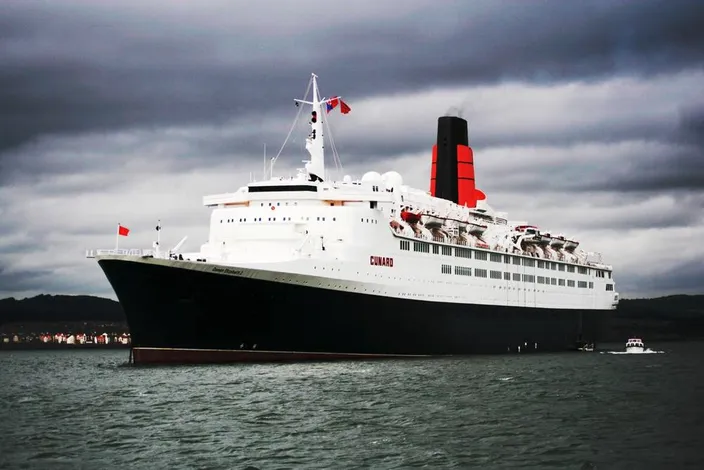 QE2: Photo credit Wikimedia CCL