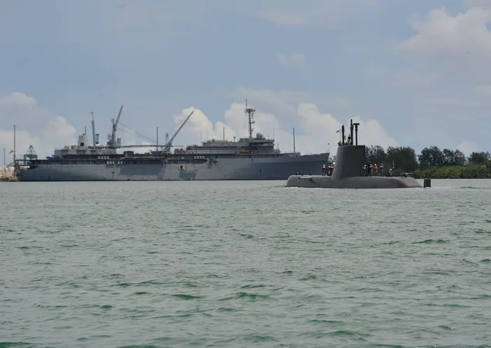 (Photo: Henry Sohl / U.S. Navy)