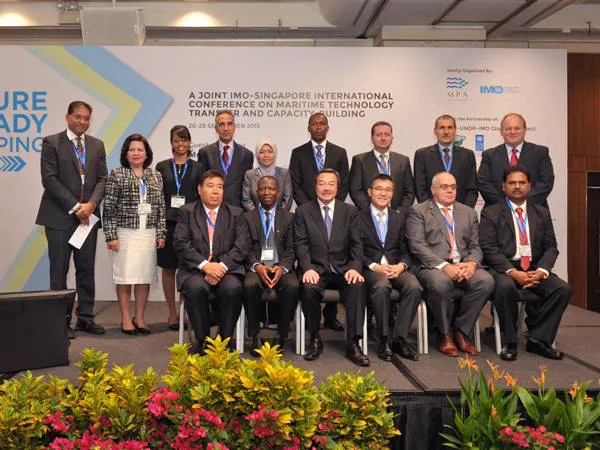 Representatives from IMO, the lead pilot countries and Singapore at the GloMEEP launch (Photo: IMO)