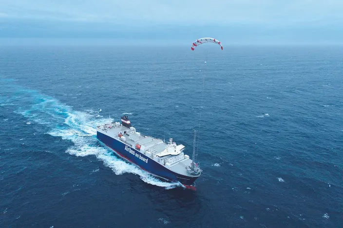 Seawing flying at a height of 200 meters from Louis Dreyfus Armateurs’ vessel Ville de Bordeaux. 250m2 version pictured – 500m2 version is also onboard (Photo: Airseas).