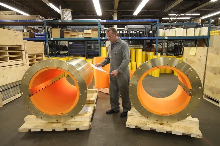 Thordon COMPAC seawater lubricated propeller shaft bearings fitted to bronze carriers