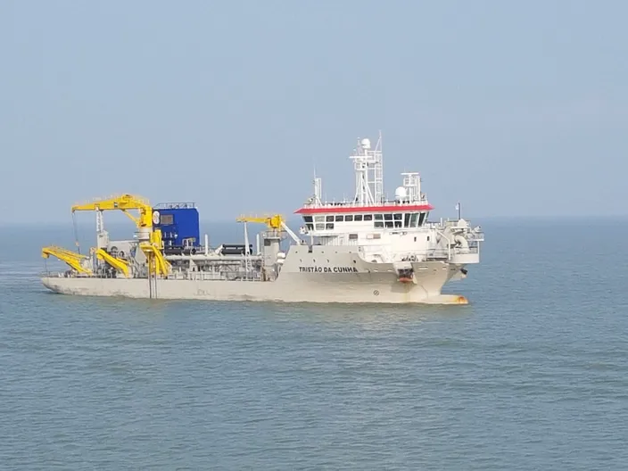The Tristão da Cunha, one of Jan De Nul’s recent trailing hopper suction dredger with a capacity of 3.500m², also equipped with ULEv-technology (Ultra Low Emission vessel). (Photo: Jan De Nul Group)