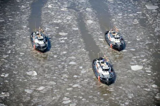 Tugboats Wire & Hawser: Photo credit USCG